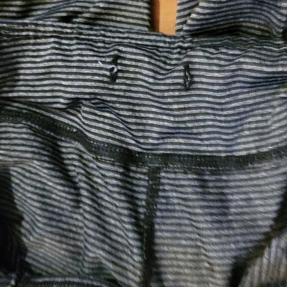 Striped Athletic Works Women's Dri-More Active Capri Legging *** Needs Repair*** - Picture 12 of 12